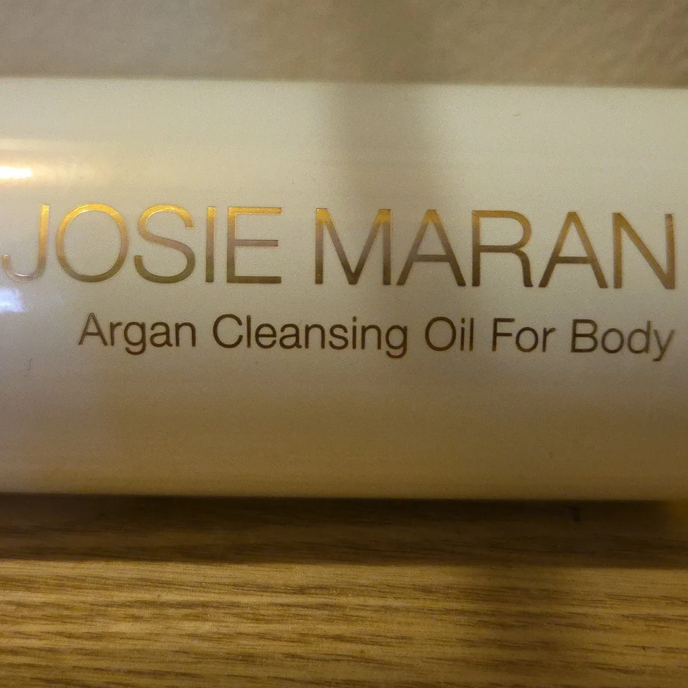 Josie Maran Argan cleansing oil for body, Brand New. - Picture 4 of 5
